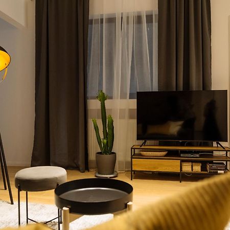Bright 3Br Flat - Top Location - Green View Balcony Bukarest Eksteriør billede